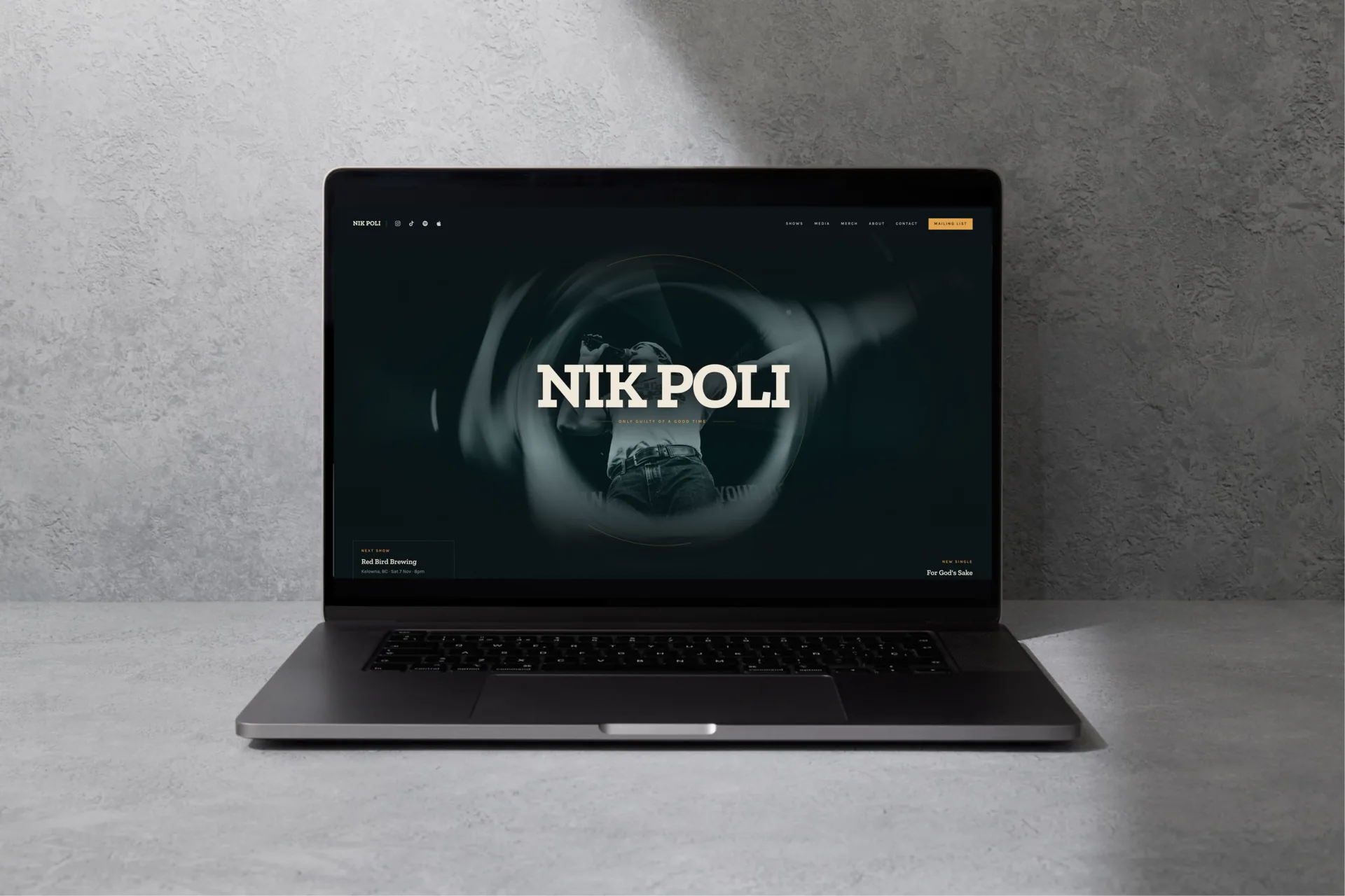 Nik Poli